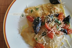 Ravioli Cacio e pepe con le cozze