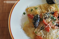 Ravioli Cacio e pepe con le cozze