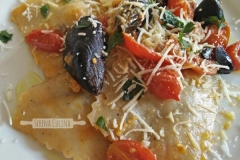 Ravioli Cacio e pepe con le cozze