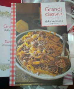 Libro "Grandi Classici della tradizione italiana" in cui è presente la mia ricetta "lagane e ceci"