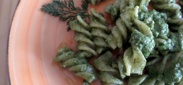 Pasta al pesto di foglie di carote