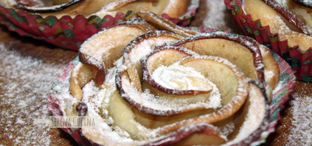 Rose di sfoglia con mela e cannella e pera e cioccolato