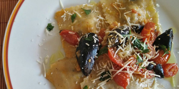 Ravioli Cacio e pepe con le cozze